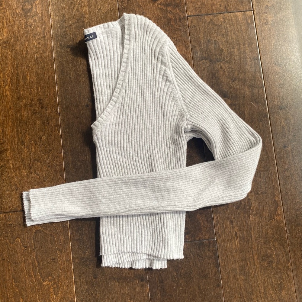 Brandy Melville grey long sleeve shirt